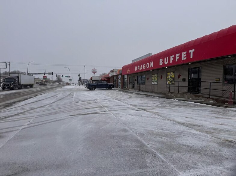 More Photos Of 600 E Bridge St, Redwood Falls Restaurant For Sale