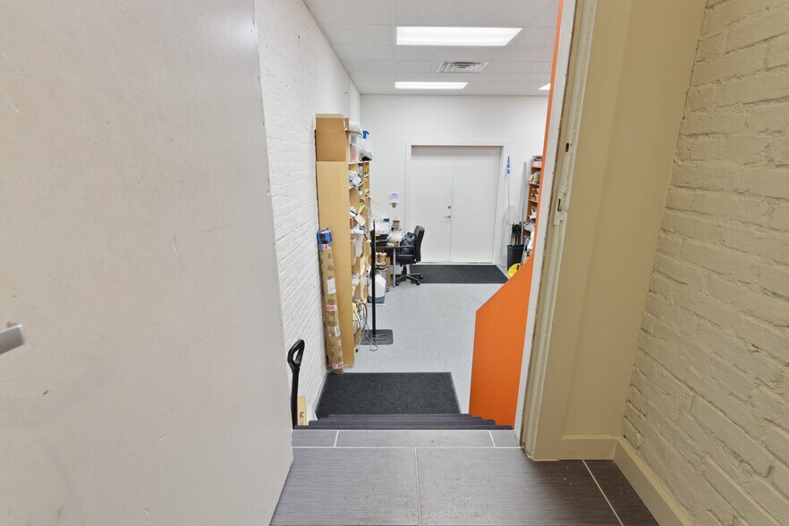 More Photos Of 1019 Cathedral St, Baltimore Office Residential For Sale