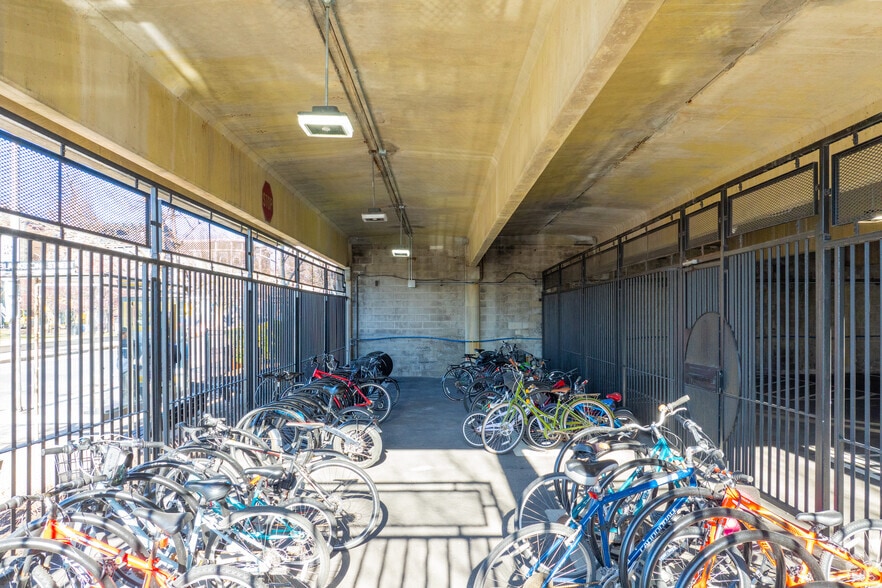 More Photos Of 810 Memorial Dr, Cambridge Office For Lease