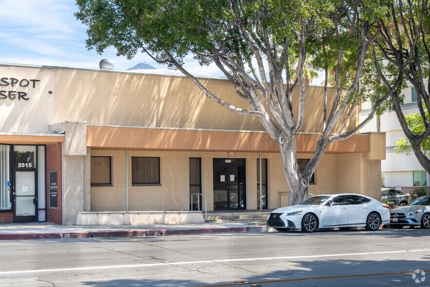 More Photos Of 133 N Altadena Dr, Pasadena Unknown For Lease