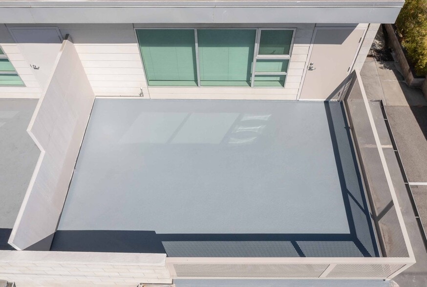 More Photos Of 717 N Highland Ave, Los Angeles Flex For Sale