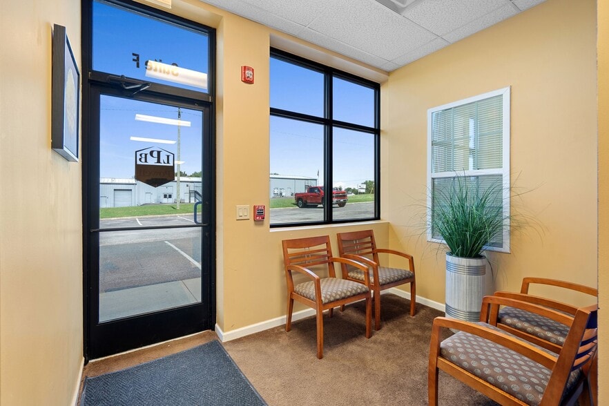More Photos Of 6978 Lebanon Rd, Mount Juliet Showroom For Sale