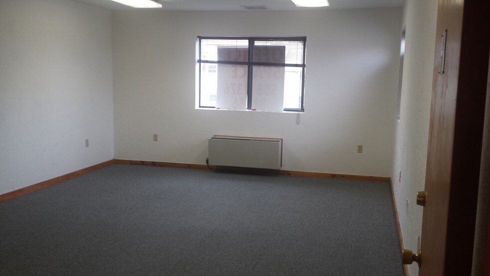 More Photos Of 840 Main St, Millis-Clicquot Office For Lease