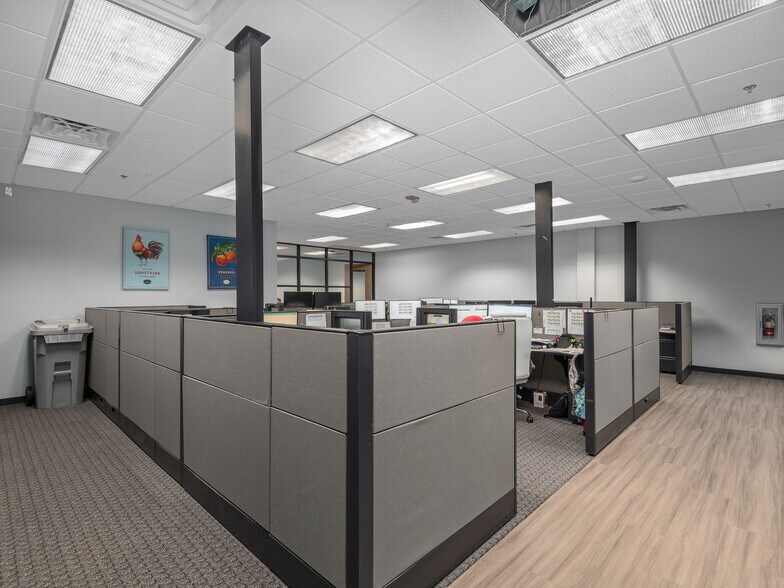 More Photos Of 300 Ridgefield Ct, Asheville Office For Lease