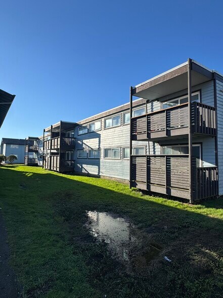 More Photos Of 702 L St, Hoquiam Apartments For Sale