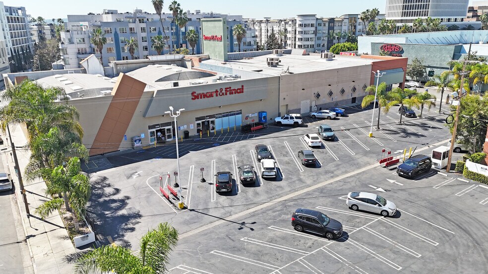 More Photos Of 5575 Wilshire Blvd, Los Angeles Drugstore For Lease