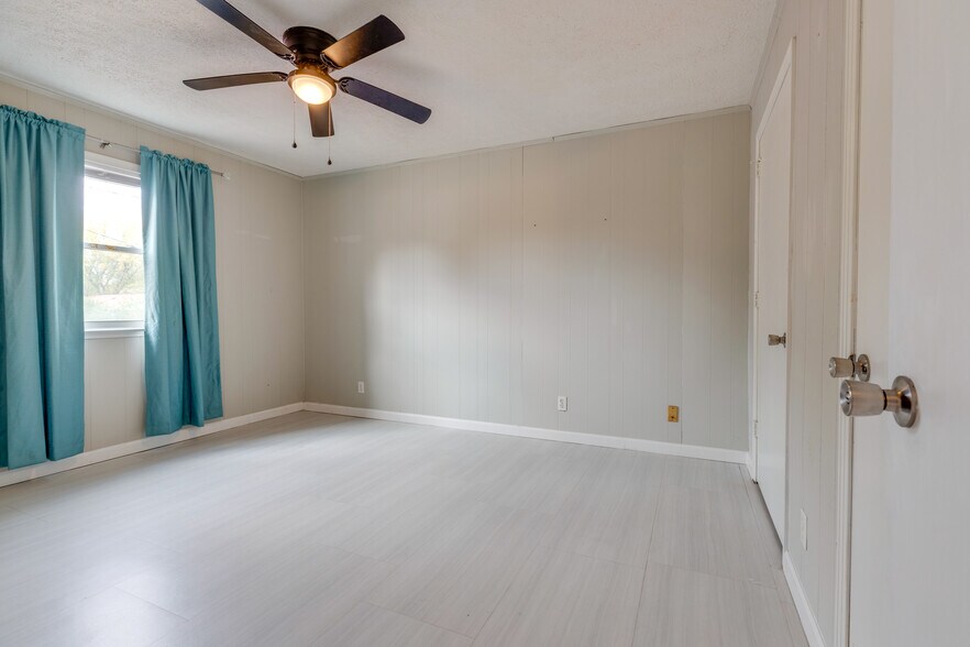 452 Ashe Ave, New Johnsonville, TN 37134 Apartments For Sale