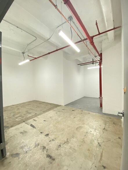 More Photos Of 901 E 31st St, Los Angeles Manufacturing For Lease