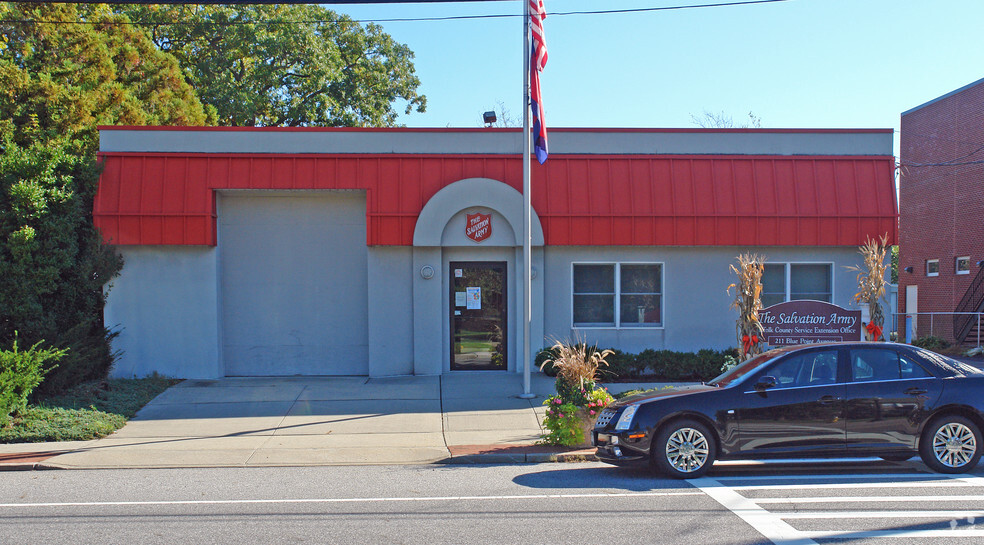 Primary Photo Of 211 Blue Point Ave, Blue Point Office For Sale