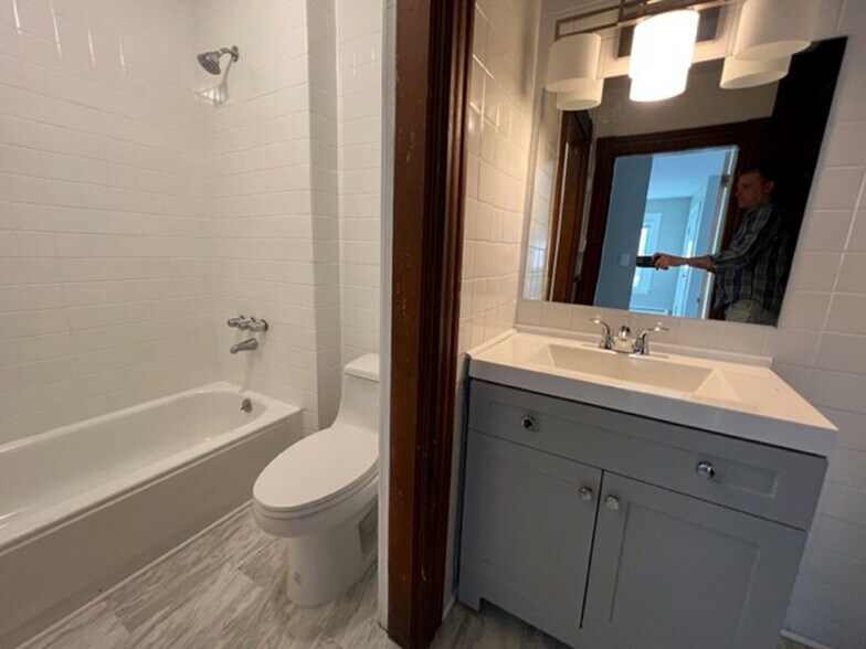 More Photos Of 12-20 Knox St Ct, Manchester Apartments For Sale