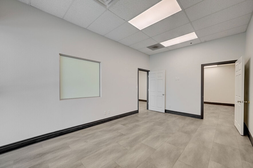 More Photos Of 3068 E Sunset Rd, Las Vegas Warehouse For Sale