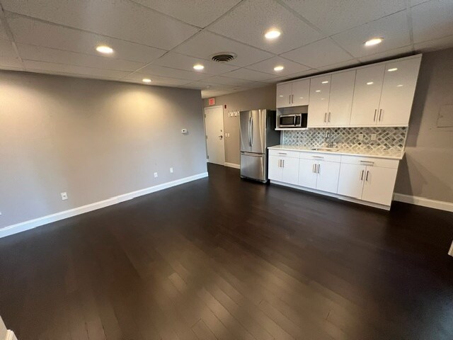 More Photos Of 304 Federal Rd, Brookfield Office For Lease