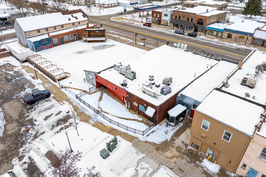 More Photos Of 117 E Allegan St, Otsego General Retail For Sale