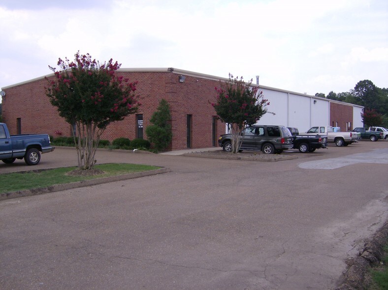 Primary Photo Of 310 Moore Ln, Collierville Warehouse For Lease