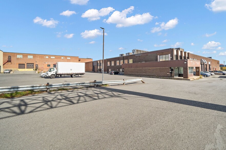 Primary Photo Of 405-465 Av Marien, Montréal-Est Warehouse For Lease