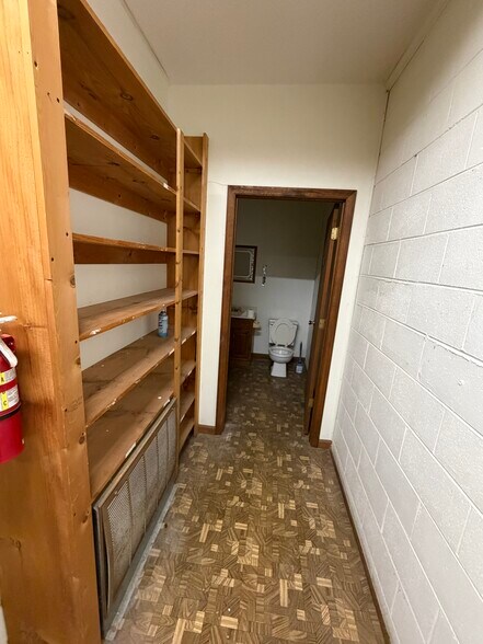 More Photos Of 511 Battle St E, Talladega Storefront For Lease