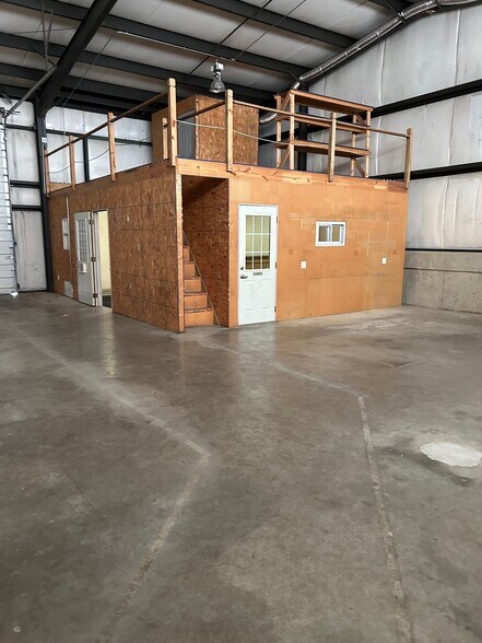 More Photos Of 22 Enterprise Ct, Fredericksburg Warehouse For Sale