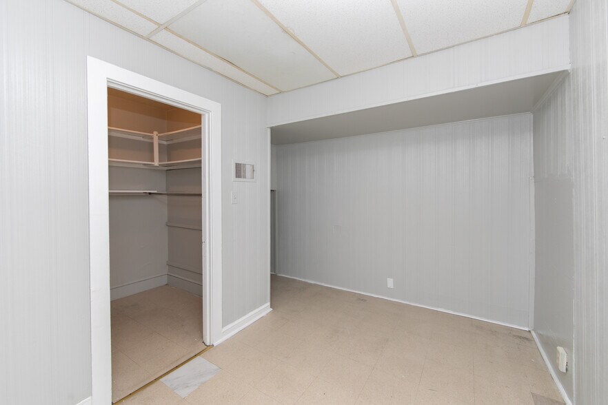 More Photos Of 2709 Westfield Ave, Camden Apartments For Sale