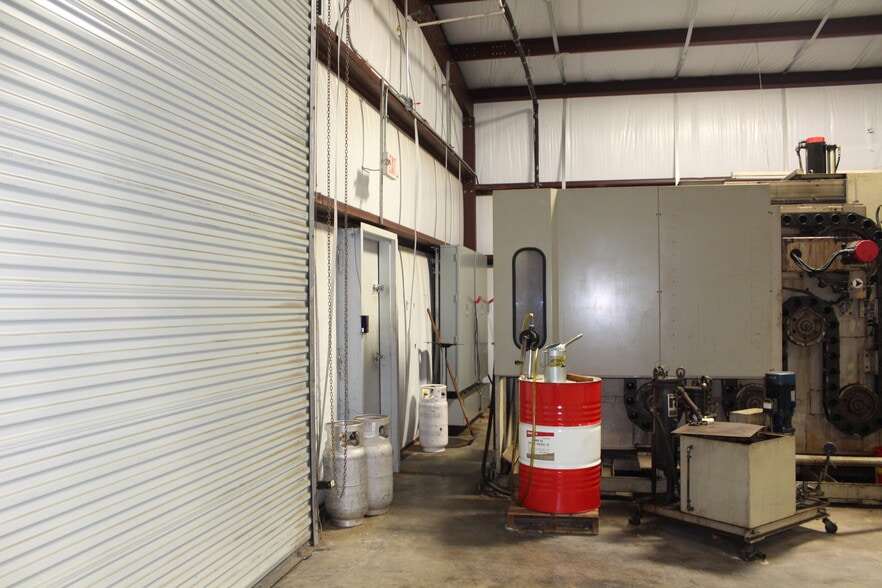 More Photos Of 15112 Welcome Ln, Houston Warehouse For Sale