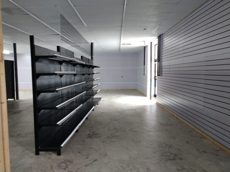 More Photos Of 3380 Summer Ave, Memphis Freestanding For Lease