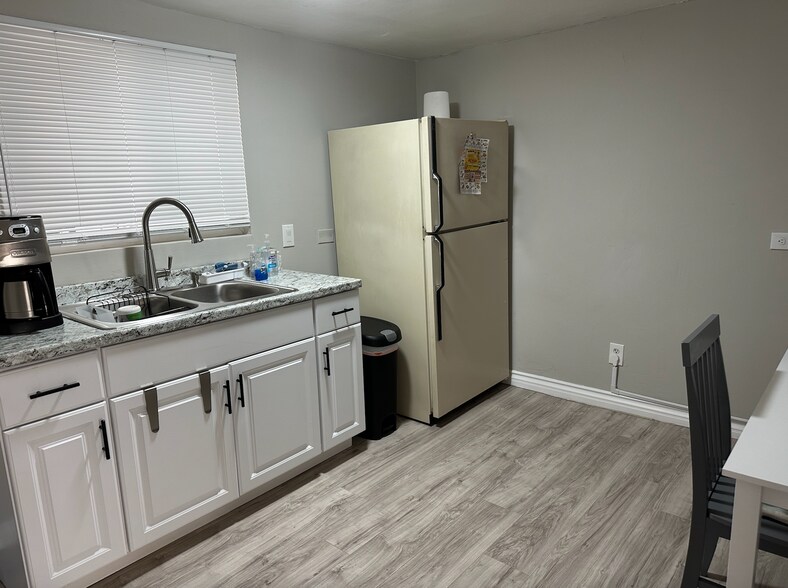 More Photos Of 8926 Arlington Ave, Riverside Office Residential For Lease