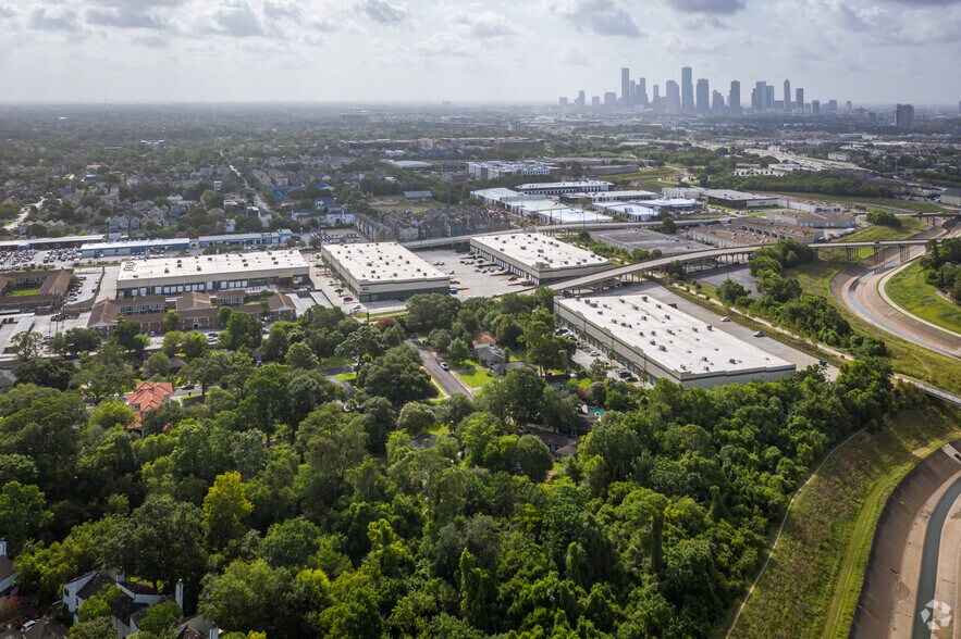 More Photos Of 707 N Shepherd Dr, Houston Warehouse For Lease