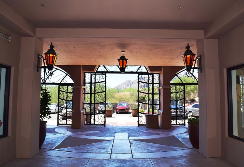 More Photos Of 2840-2890 E Skyline Dr, Tucson Storefront Retail Office For Lease