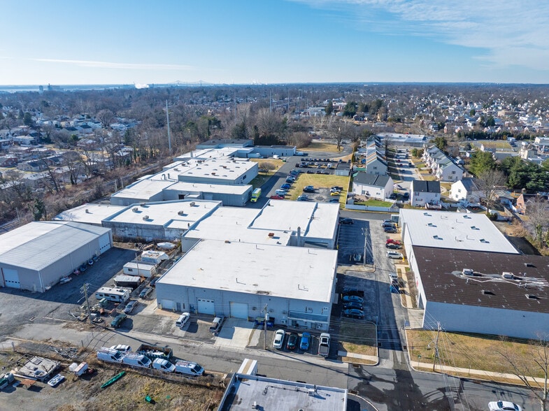 More Photos Of 500 Pine St, Holmes Unknown For Lease