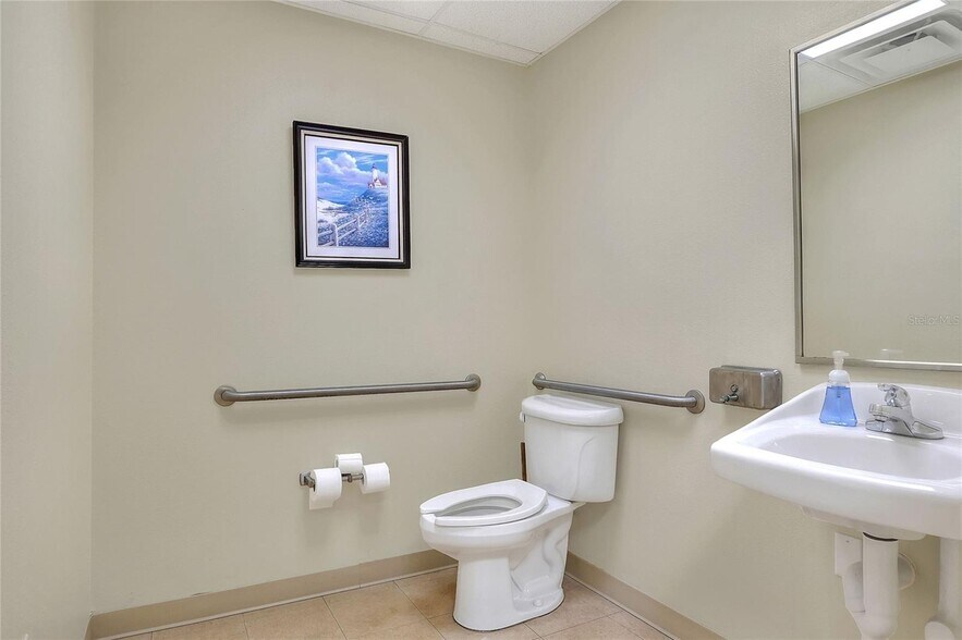 More Photos Of 1503 6th St SE, Winter Haven Storefront Retail Office For Sale