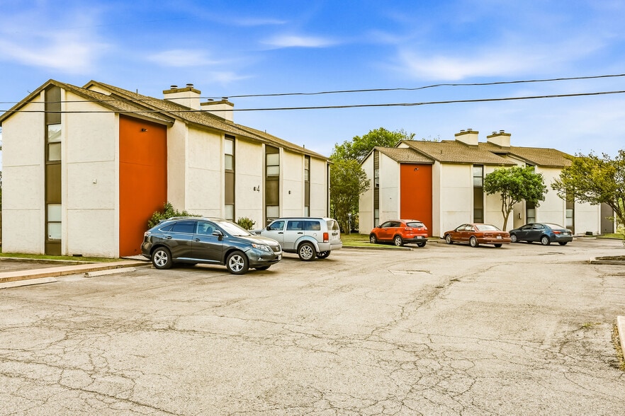 More Photos Of 3707 Buffalo Springs Trl, Georgetown Apartments For Sale