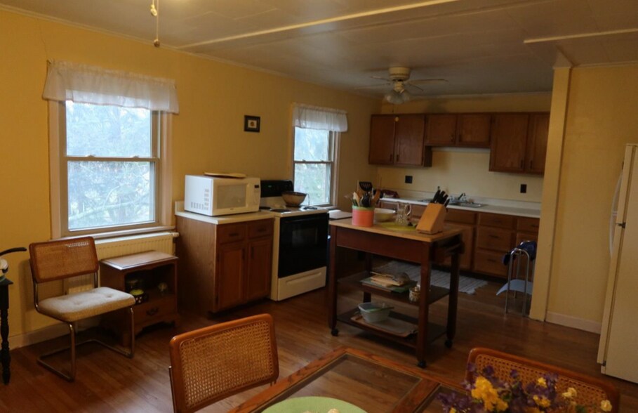 More Photos Of 61 Waldo Ave, Rochester Dormitory For Sale