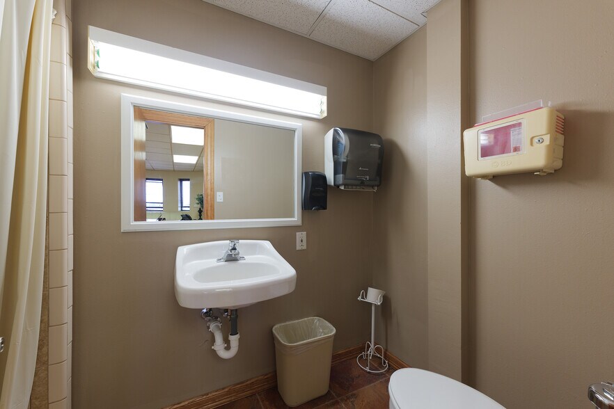 More Photos Of 305 Expressway 83, Mission Medical For Sale