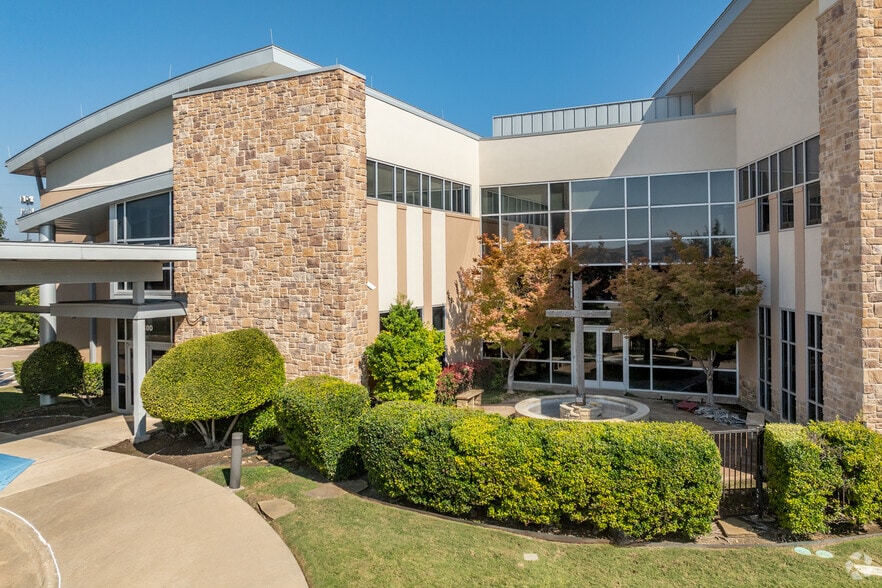 More Photos Of 500 Maplelawn Dr, Plano Office For Sale