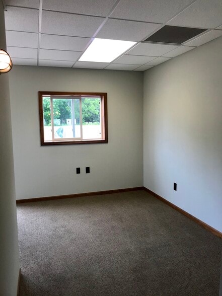 More Photos Of 22417 Hwy 6, Deerwood Warehouse For Lease