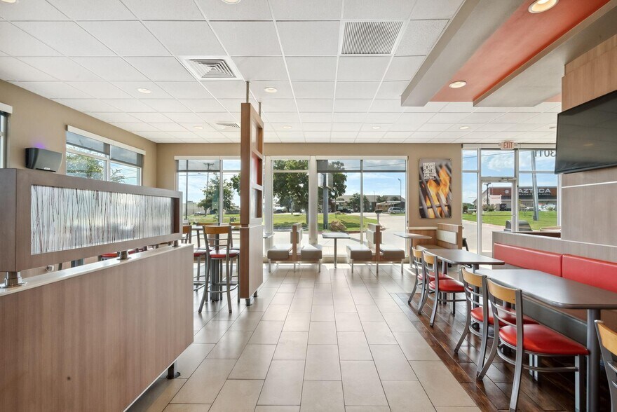 More Photos Of 3011 W Washington St, Stephenville Fast Food For Sale