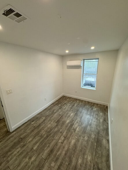 More Photos Of 124-13 Liberty Ave, South Richmond Hill Storefront Retail Office For Lease