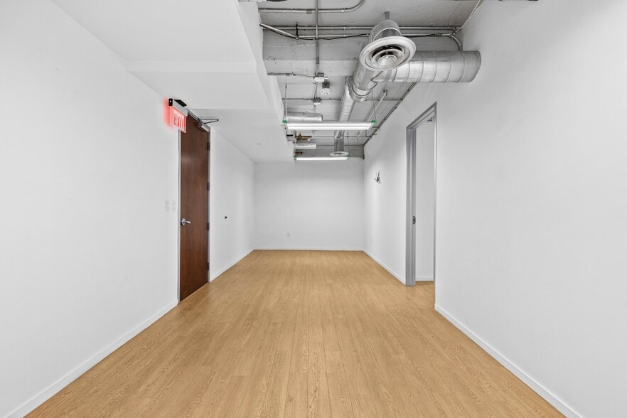 More Photos Of 14 NE 1st Ave, Miami Office For Sale