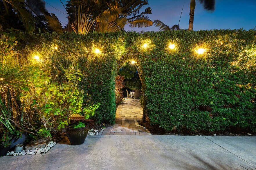 More Photos Of 615-617 NE 9th Ave, Fort Lauderdale Apartments For Sale