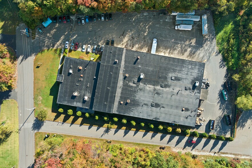 More Photos Of 122 Avenue of Industry, Waterbury Distribution For Sale