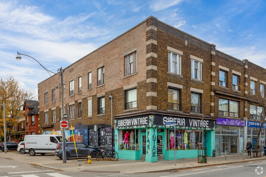 Primary Photo Of 955-957 Bloor St, Toronto Storefront Retail Residential For Sale