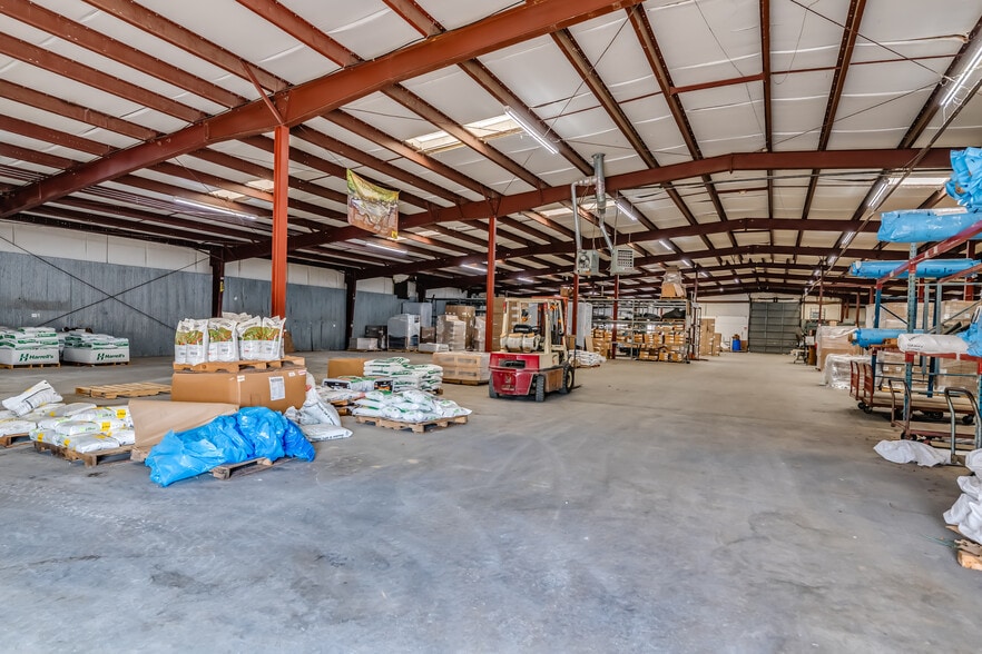 More Photos Of 3601 Wetumpka Hwy, Montgomery Warehouse For Lease