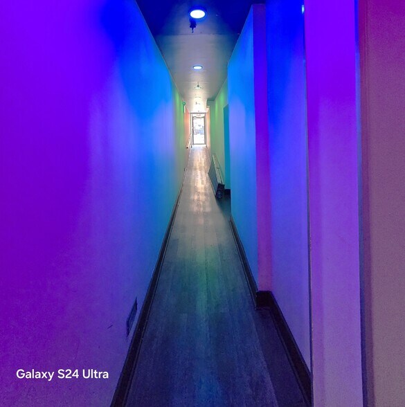 More Photos Of 411 W 39th St, New York Apartments For Lease