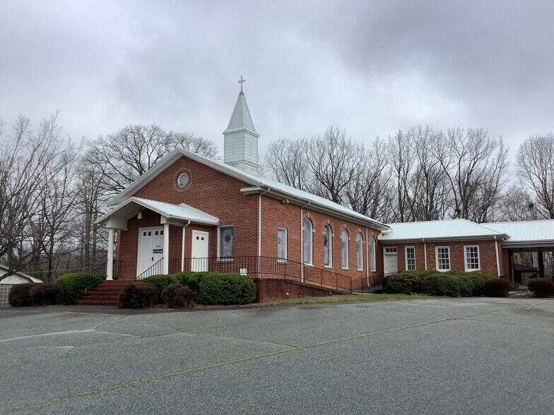 Primary Photo Of 605 Clarksbury Church Rd, Thomasville Religious Facility For Sale