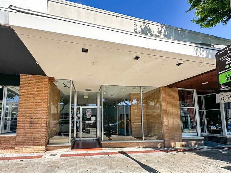 More Photos Of 121 S Kentucky Ave, Lakeland Storefront For Lease
