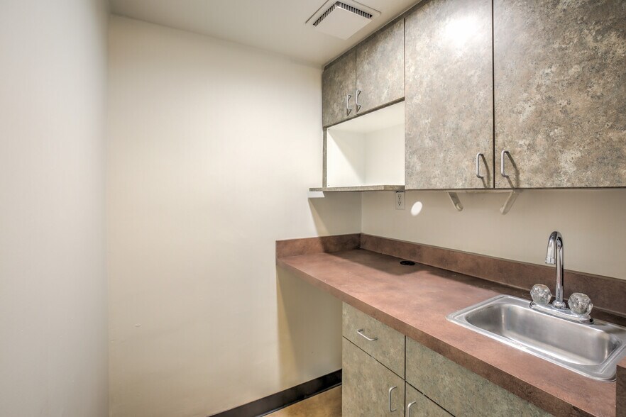 More Photos Of 3320-3340 W Wynn Rd, Las Vegas Office Residential For Lease