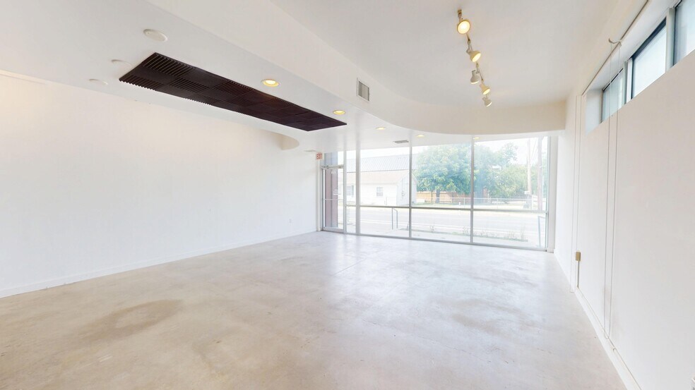 More Photos Of 508 E 53rd St, Austin Loft Creative Space For Lease