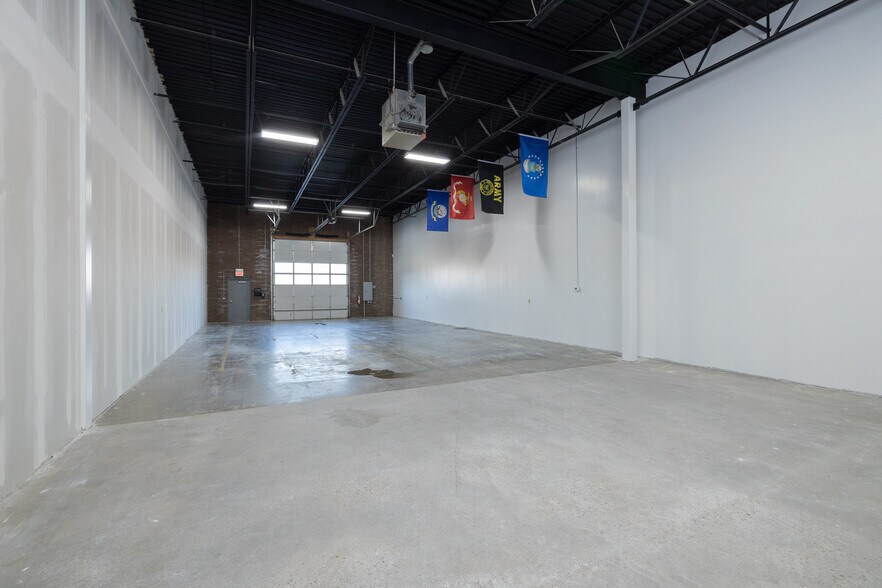 More Photos Of 14608 Felton Ct, Apple Valley Warehouse For Lease