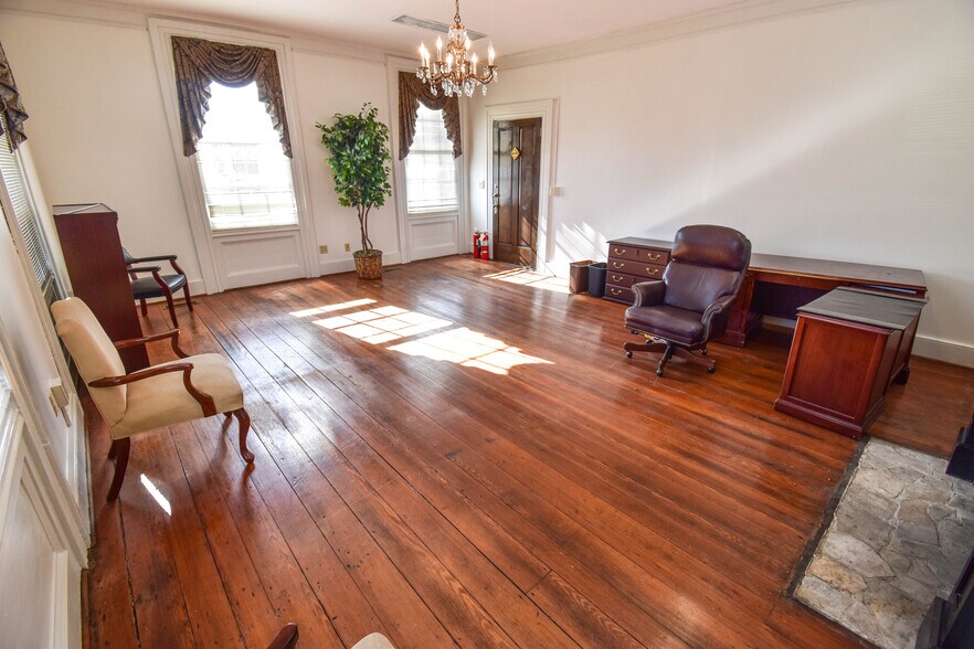 More Photos Of 2606 8th St, Tuscaloosa Office Residential For Sale