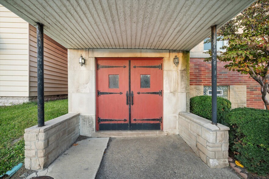 More Photos Of 725 Navarre Ave, Toledo Religious Facility For Sale