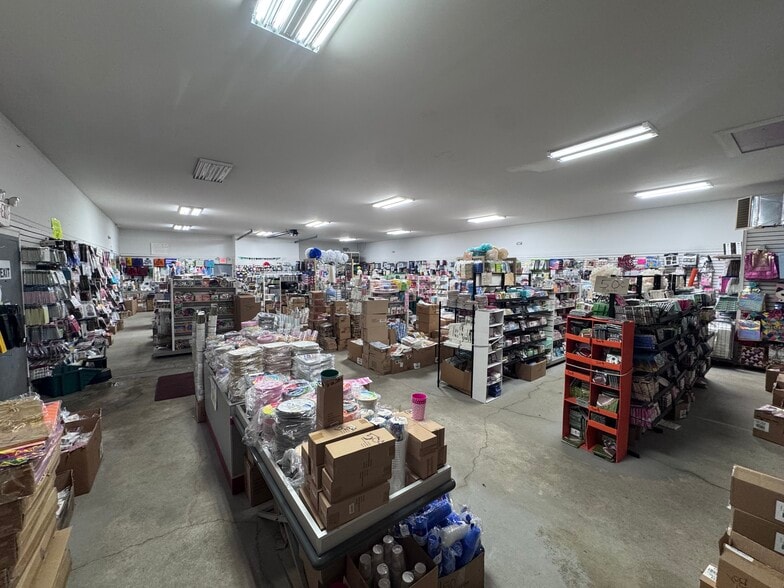 More Photos Of 380 73rd ½ Street, South Haven Manufacturing For Sale
